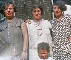 Fannie Dumes Fishman, Jennie Rosenberg Dumes, Rebecca Dumes Lieberman, and I think it's Norma Dumes in front. (~1929)